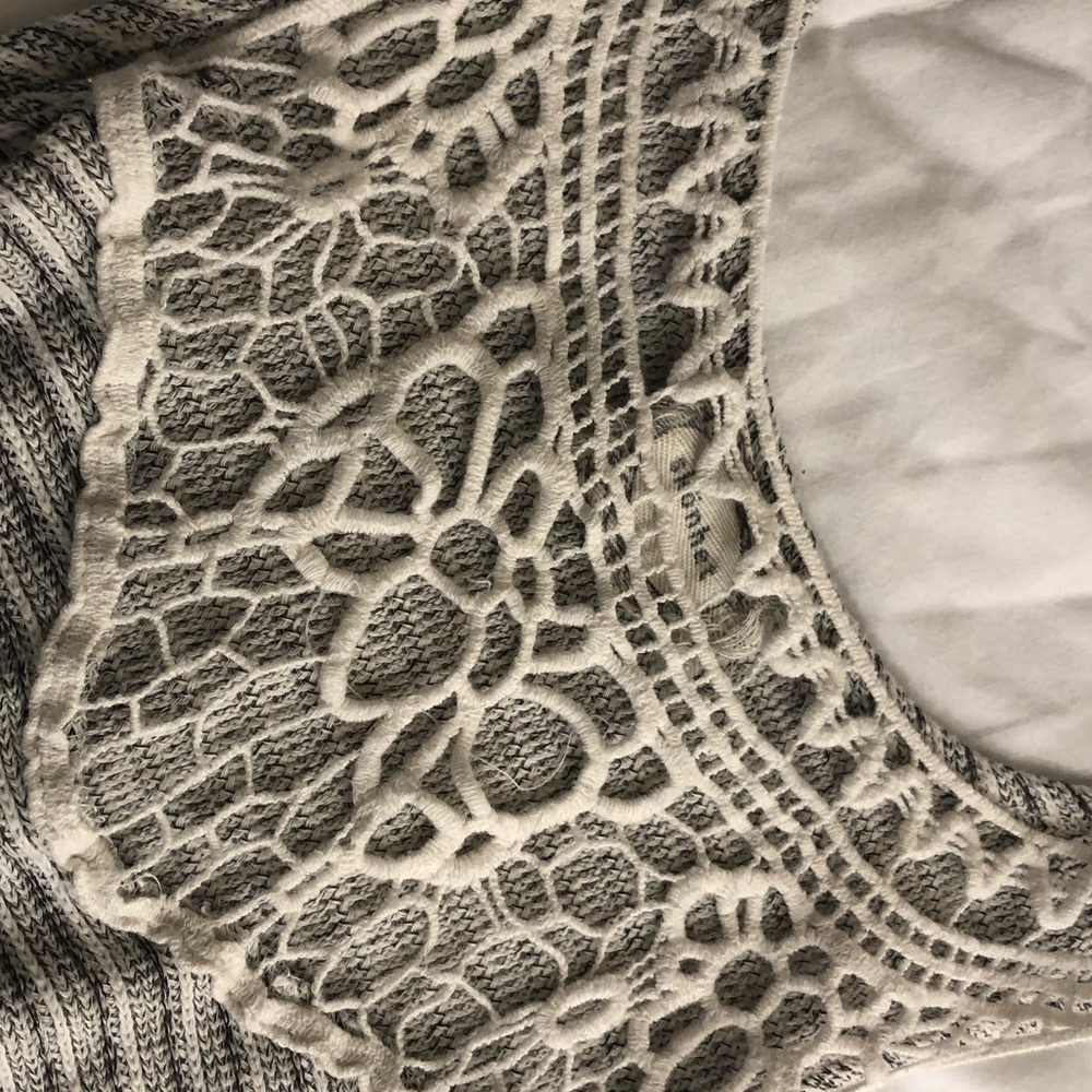 Tank top with lace design